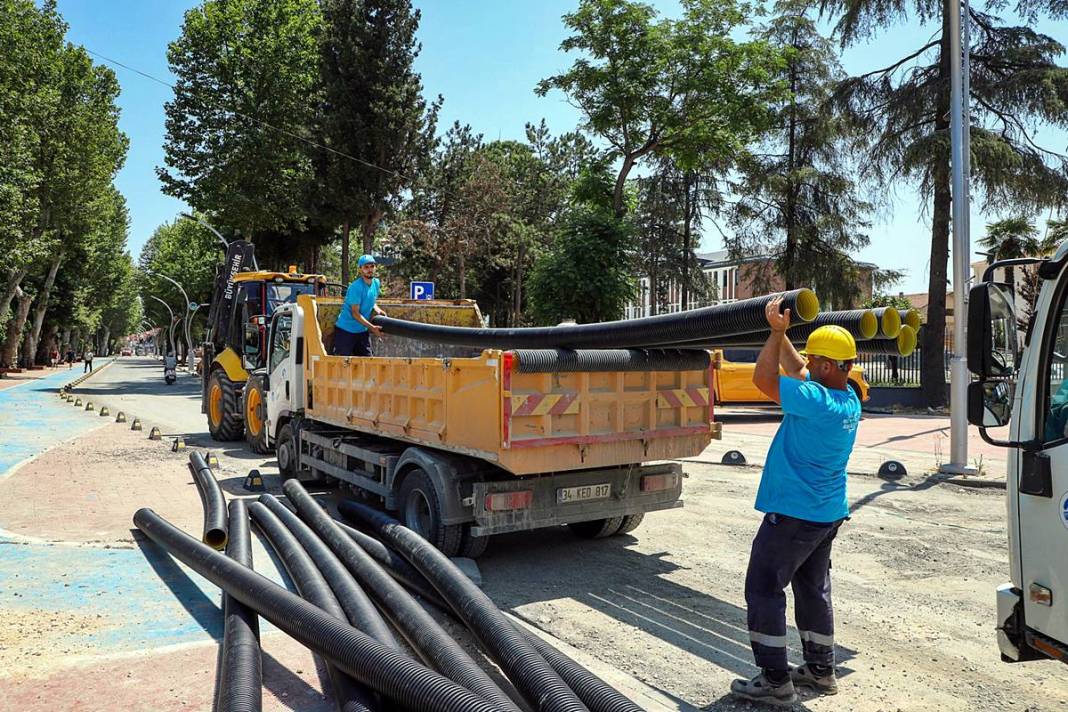 19,5 kilometrelik metrobüs hattında altyapı yenileniyor! Sakarya'da metrobüs projesinde sona doğru... 7